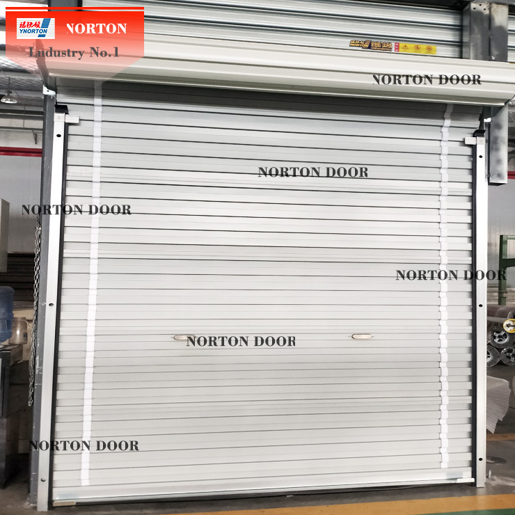 Les portes en retrait de Norton peuvent être personnalisées en différentes couleurs et styles.