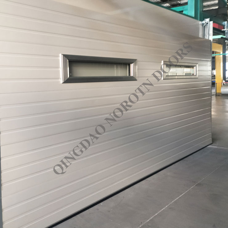 Porte de garage automatique avec télécommande pour la maison
